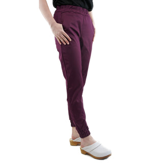 Moderne Stretchhose für moderne Medizinerinnen und Pflegerinnen.