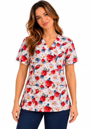 Ausgefallener Damen-Kasack „Glückskäfer“ mit roten Marienkäfern, Blüten und Schmetterlingen, Vorderansicht mit drei Taschen.
