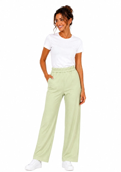 PRO STRETCH Damen Pflegehose Beauty Wide in Matchagrün – Wide-Leg-Schnitt
