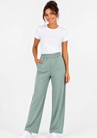 PRO STRETCH Damen Pflegehose Beauty Wide in Salbeigrün – Wide-Leg-Schnitt